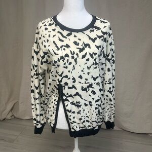 PJK Blouse Black and White Abstract Pattern Sz S